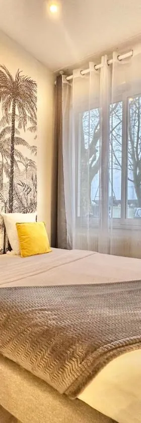 APPARTEMENT 2 chambres avec Jardinet, proche GARES，位于蒙桑巴勒尔的酒店