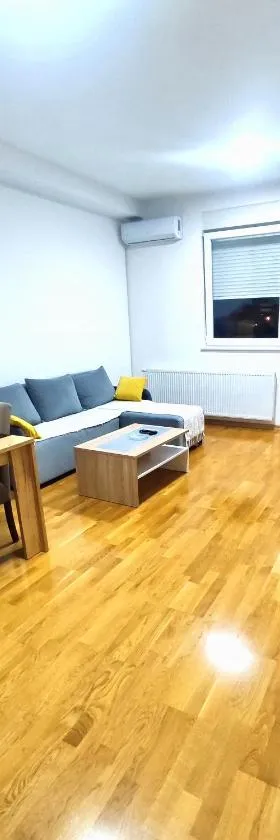 Lux apartman Ub，位于Ub的酒店