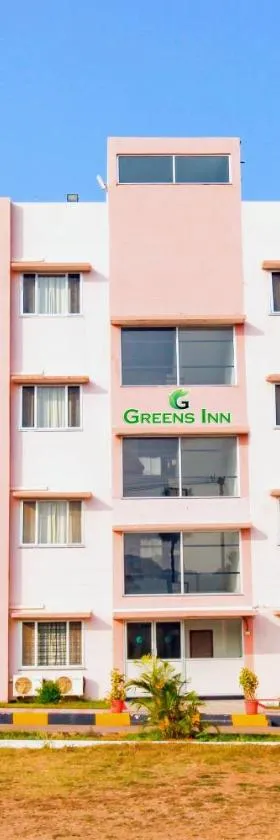 Ramoji Greens Inn，位于Pedda Ambarpet的酒店