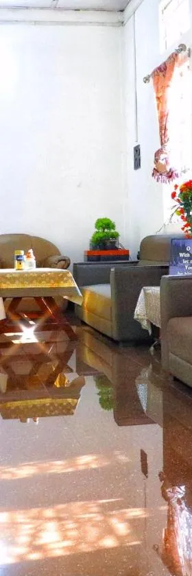 DZ Homestay 1Bhk Entire 1st floor，位于迪马普尔的酒店