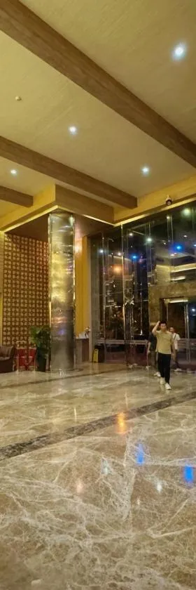 BCC Hotel & Residence Apartment，位于Bagam的酒店