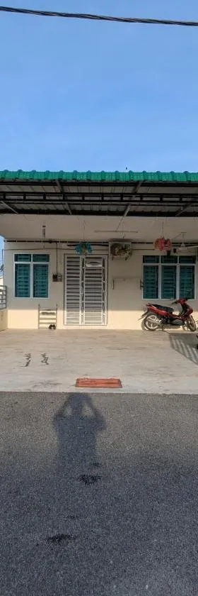 HOMESTAY IBUNDA Sabak Bernam，位于沙白安南的酒店