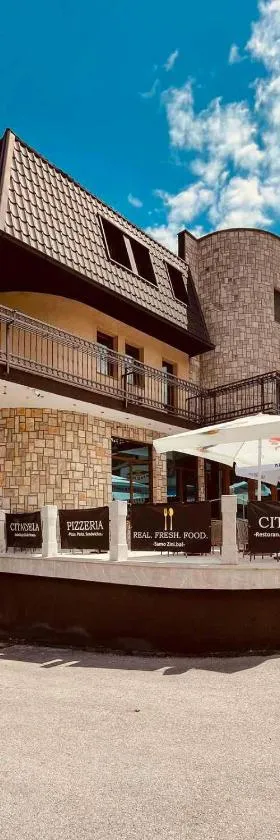 Hotel Citadela，位于Raskršće的酒店