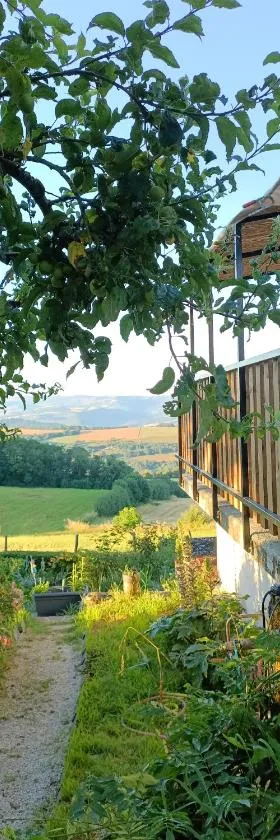 Chez Nathalie, à l'Ancienne Ecole!，位于La Serre的酒店