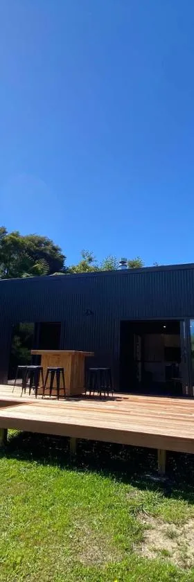Modern Comfort in Collingwood - Brand New Holiday Home，位于科灵伍德的酒店