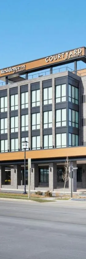 Courtyard by Marriott Milwaukee Brookfield at Poplar Creek，位于布鲁克菲尔德的酒店