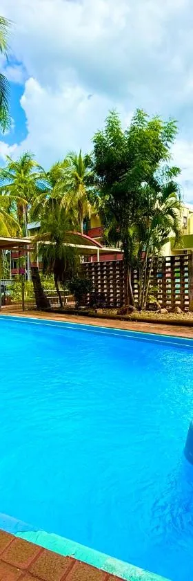 Tropical River Hotel，位于凯瑟琳的酒店