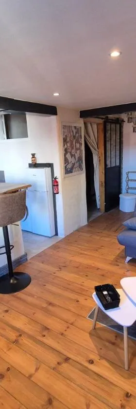 Le Studio - Duplex，位于Laragne的酒店
