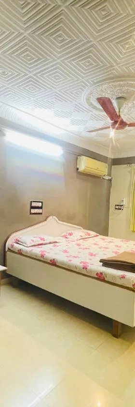 Hotel Rajdhani - Best Family Hotel in Pavagadh and in Halol GIDC，位于Hālol的酒店
