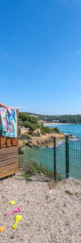Camping Estival Torre de la Mora，位于塔马里特的酒店