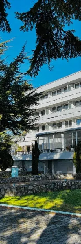 Slavija Beach Resort Hotel，位于奥赫里德的酒店