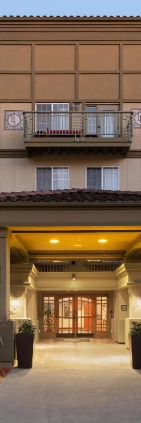 Larkspur Landing Extended Stay Suites Folsom，位于佛森的酒店