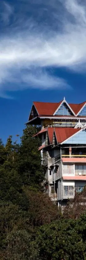 Mount Queens Hill Resort & Spa，位于Mirik的酒店