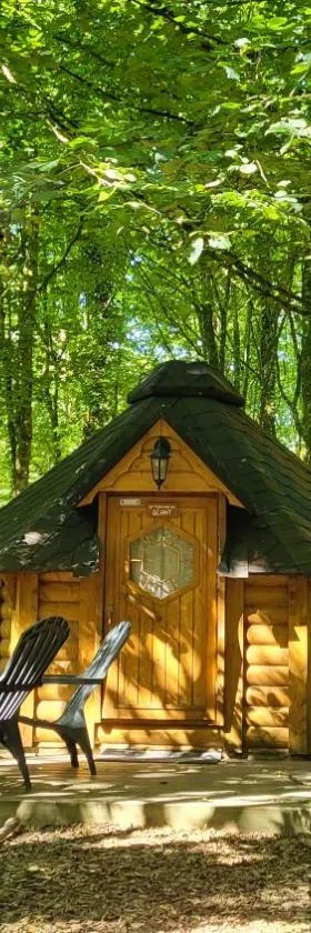 Le Domaine Insolite de Brocéliande，位于潘蓬的酒店
