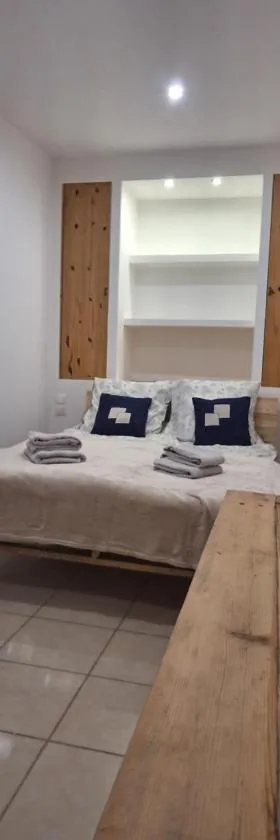 Charming Apartment in La Redorte，位于La Redorte的酒店