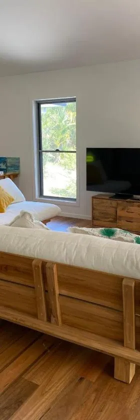 Forest Tangle Retreat, Two Bedroom，位于Diddillibah的酒店
