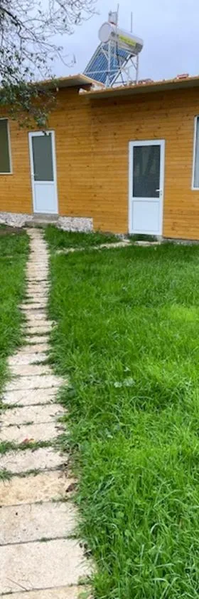 Sun Houses Novo Oriahovo，位于Novo Oryakhovo的酒店