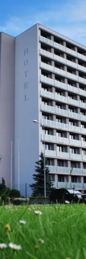 PATRIA HOTEL，位于特鲁特诺夫的酒店