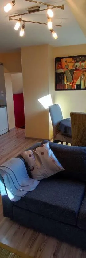 Appartement 4 couchages Ecureuil 2，位于Donges的酒店