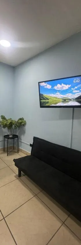 14 Beach Suite pool sea access，位于拉利伯塔德的酒店