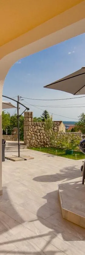 Apartments - Villa Palmis，位于卓得诺沃的酒店