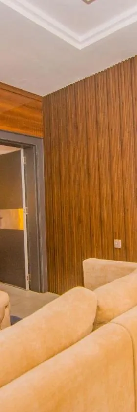 Purple Lavender Hotel Lekki，位于莱基的酒店