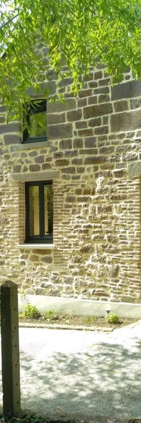 Le Moulin de la Baleine, au calme, en pleine nature，位于La Baleine的酒店