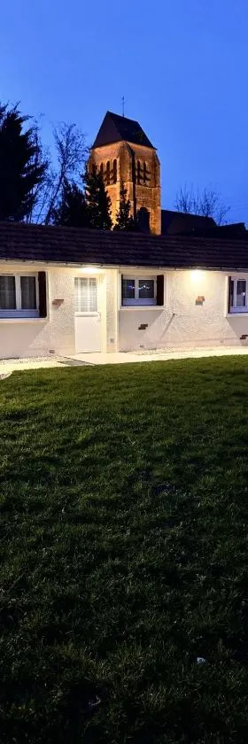 Maison individuelle aux portes de la Sologne，位于圣欧班堡的酒店