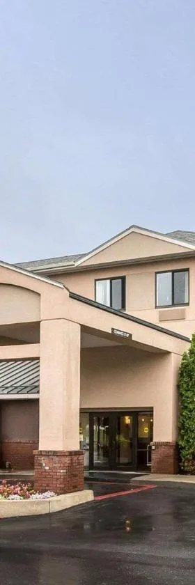 Sleep Inn & Suites Queensbury - Lake George，位于昆斯伯里的酒店