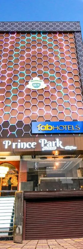 FabHotel Prince Park - Nr Sajra Fort，位于韦洛尔的酒店
