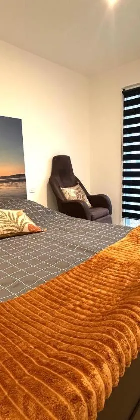 Refuge des voyageurs - studio neuf - Ancrage indépendant Rez de jardin，位于Plouédern的酒店