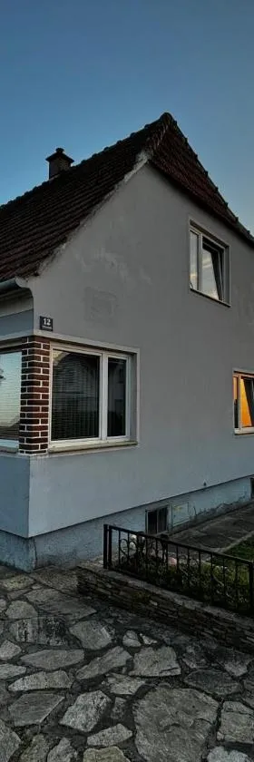 Gemütliches Einfamilienhaus mit Garten，位于Gemeinlebarn的酒店