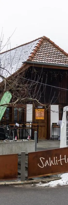 Sahlihuus Unterkunft，位于Köniz的酒店