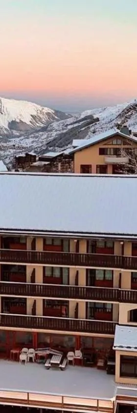 Alpeen Hotel，位于里蒙纽耶的酒店