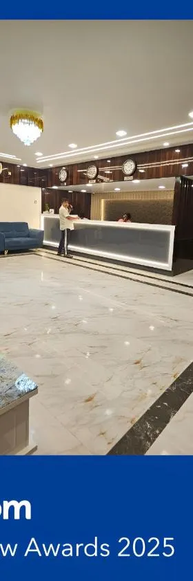HOTEL MAA LAXMI PALACE，位于德奥加尔的酒店