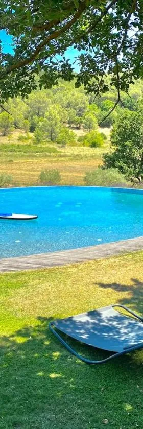 Villa Provençale - Rognes campagne d'Aix en Provence，位于罗尼的酒店