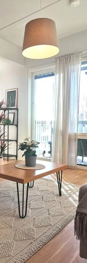 Apartment Sillanranta - kaksio jokinäköalalla，位于卡拉约基的酒店