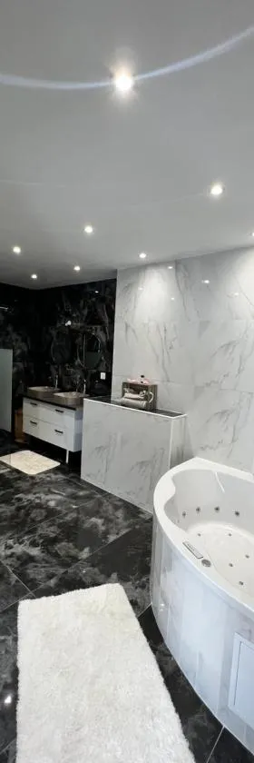 Magnifique appartement，位于Faverolles-sur-Cher的酒店