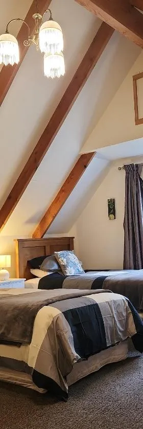 Westholm Lodge，位于Harihari的酒店