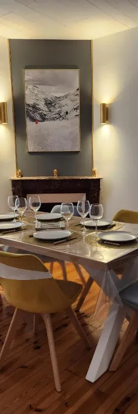 Chaleureux appartement refait à neuf，位于塞尔河畔维克的酒店