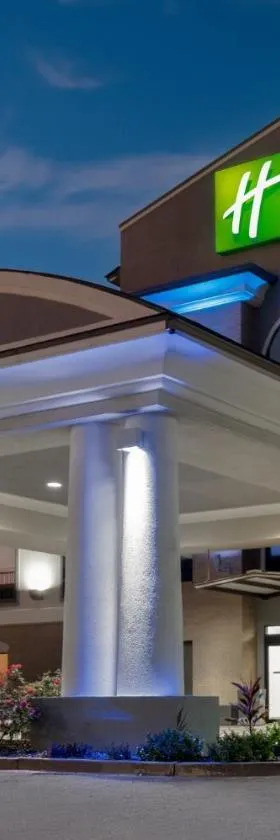 南普拉特维尔智选假日套房酒店，位于普拉特维尔的酒店