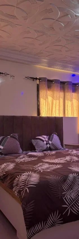 Super Studio avec Jacuzzi à Diamniadio，位于Déni Diarke的酒店