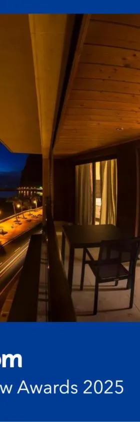 Balcón del Puerto, Ático-Solarium，位于塔扎克蒂的酒店