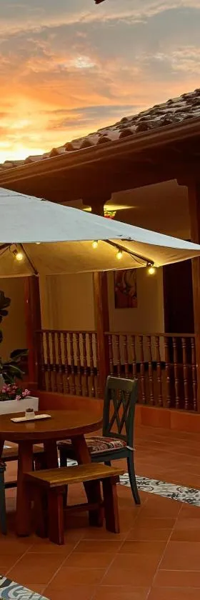 Hotel Colonial Andino - Parque principal de Pitalito，位于皮塔利托的酒店