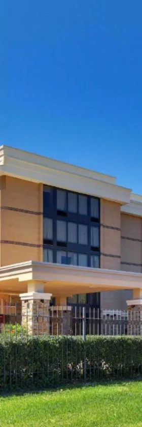 Heritage Inn Suites Houston Sugar Land, Trademark by Wyndham，位于舒格兰的酒店