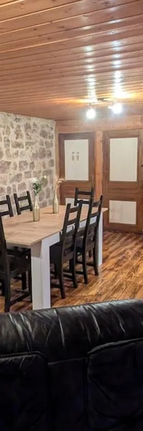 Appartement cosy dans ancienne ferme，位于Cize的酒店