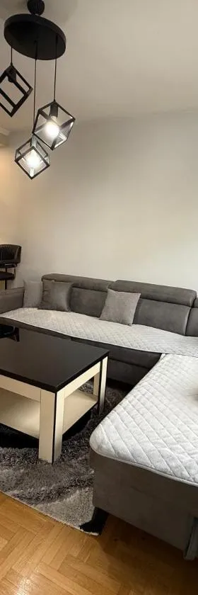 Apartment stan na dan Hilandarska，位于卢卡维卡的酒店