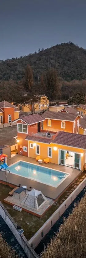 Casa Ricca Pool Villa Khaoyai，位于Ban Pang Asok的酒店