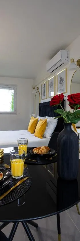 Evasion romantique avec jacuzzi，位于萨维尼教堂的酒店