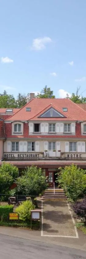 Logis Hôtel Notre-Dame - restaurant ouvert midi et soir sauf dimanche soir，位于当和屈阿特雷-旺特的酒店